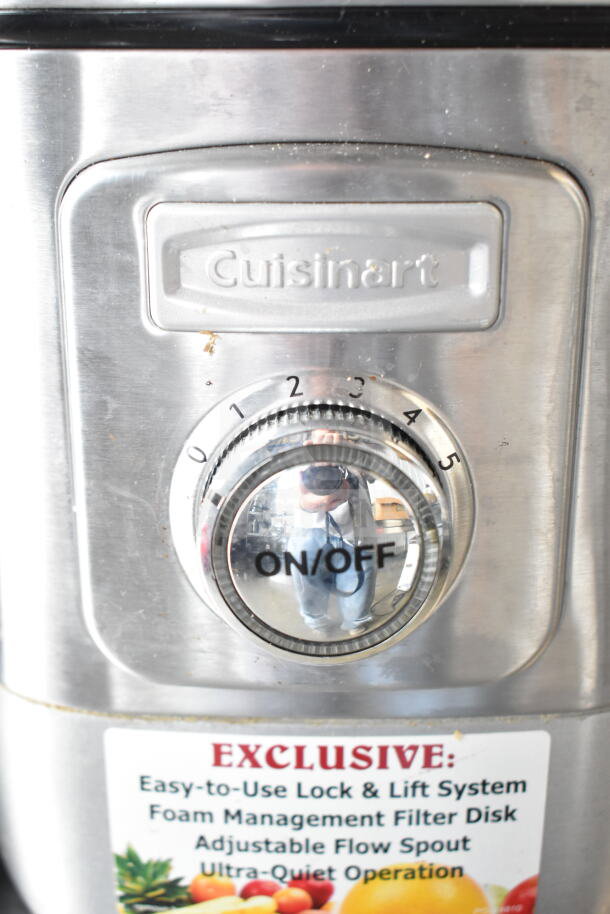 Cuisinart CJE-1000 Countertop Juicer, features adjustable flow spout, foam management disk, 1-5 speed settings, 120V.