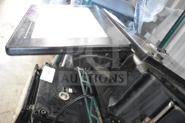 2017 Hobart HTi-7LH26 commercial food portioning scale with screen damage; no power cord; tested and working.