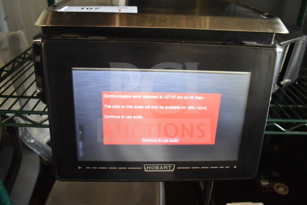2017 Hobart HTi-7LH26 commercial food portioning scale, tested and working. Visible screen shows a communication error message.