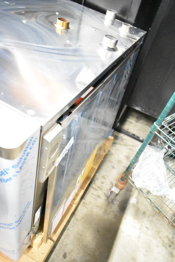 Brand new 2021 Blodgett BCT62/KPE-gas 2.06 commercial combi convection oven. Scratch and dent condition.