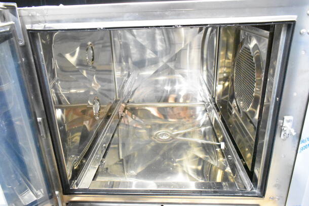 2021 Blodgett BCT62/KPE-gas 2.06 combi convection oven, new, scratch and dent, shiny stainless steel interior.