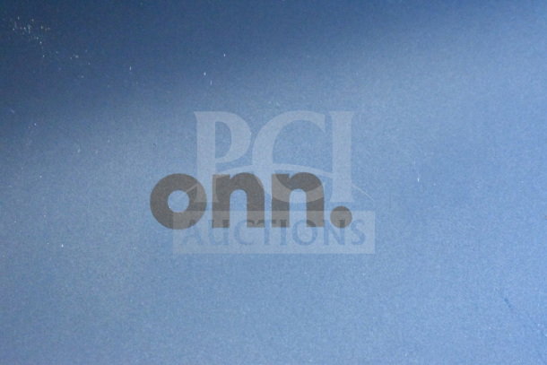 Seven Onn tablets, various models, blue finish, good condition, brand logo visible. Auction includes all devices.