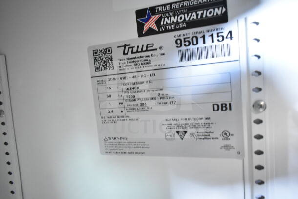 2018 True GDM-41SL-48-HC-LD Commercial 2 Door Cooler, 115V, 1 Phase, model and serial labels visible.