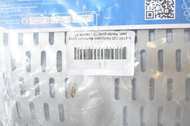 Azzurra perforated aluminum pizza peel with barcode, model 4-47RF/120, and packaging details from Gi.Metal Italy.