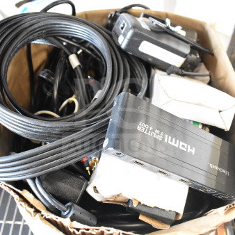 Box with HDMI splitter, various cables, and electronics, includes Blackweb HDMI splitter 1 in 4 out, appears in used condition.