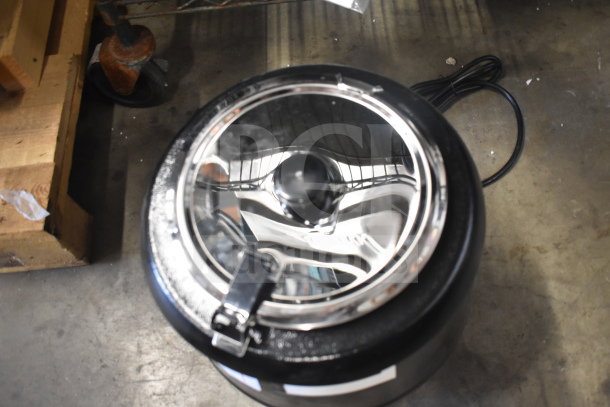 Brand new Avantco S30 11 Qt. black soup kettle warmer, 120 volts, 1 phase, with minor scratches and dents.