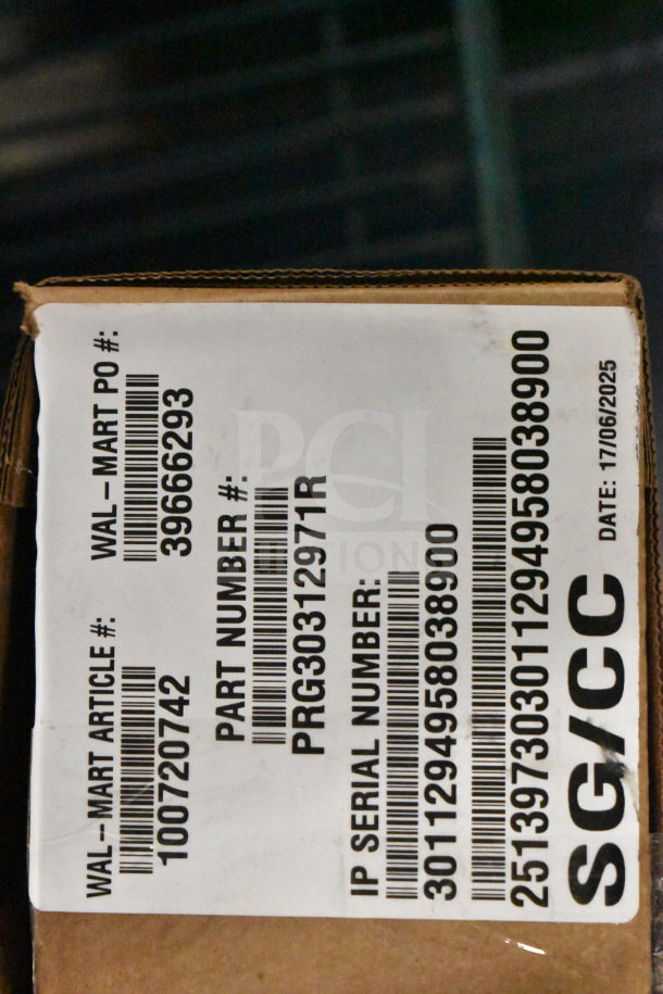 Cardboard box with label showing Wal-Mart article number, part number PRG30312971R, and IP serial number. Date: 17/06/2025.