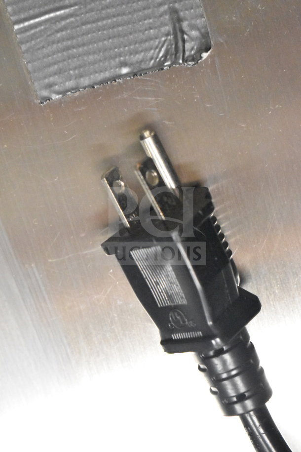 Plug and cord of Avantco 194EUCG80A undercounter ice machine, brand new with scratch and dent, 115V power.