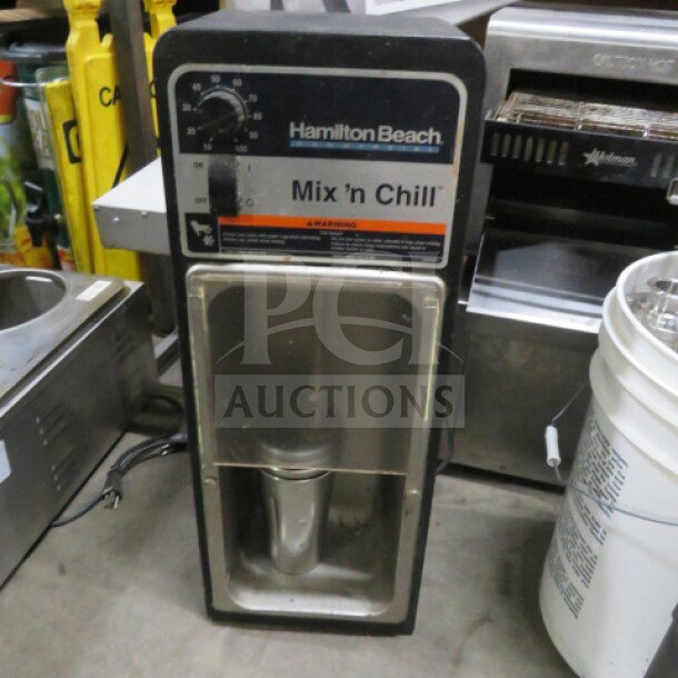 Hamilton Beach Mix 'n Chill commercial drink mixer, model 94950, with stainless steel mixing glass. 120 Volt.