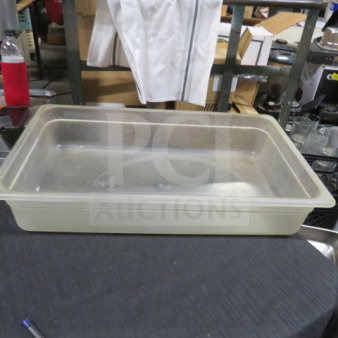 Full size 4-inch deep food storage container, translucent, model 5XBID, excellent condition, ideal for kitchen use.