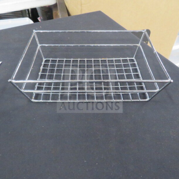 American Metalcraft SSRT962 stainless steel wire grid food basket, 9x6x3 inches, new condition.