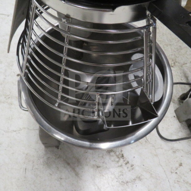 Globe SP20 20 Quart Stand Mixer with stainless steel bowl, paddle, and guard. Model SP20, 110V, excellent condition.