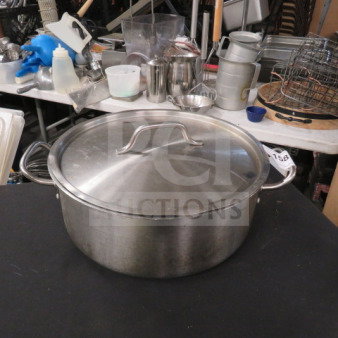Stainless steel 15qt brazier pot with lid, model SSLB-15. Features sturdy handles, in good condition.