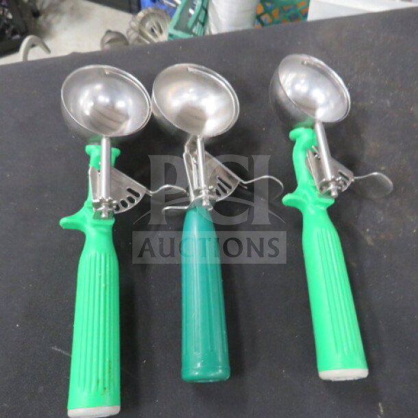 Three green-handled dishers, stainless steel scoops, ribbed grips, set of three, good condition, 3XBID model.