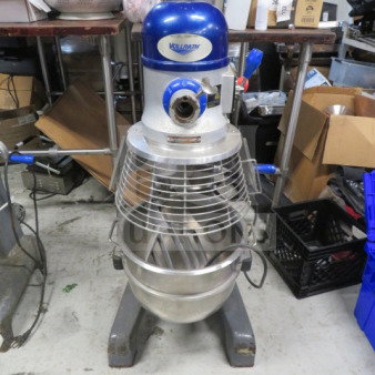 Vollrath 30 Quart Planetary Mixer, Model MIX1030, with stainless steel bowl, guard, and paddle. 120V. Used condition.