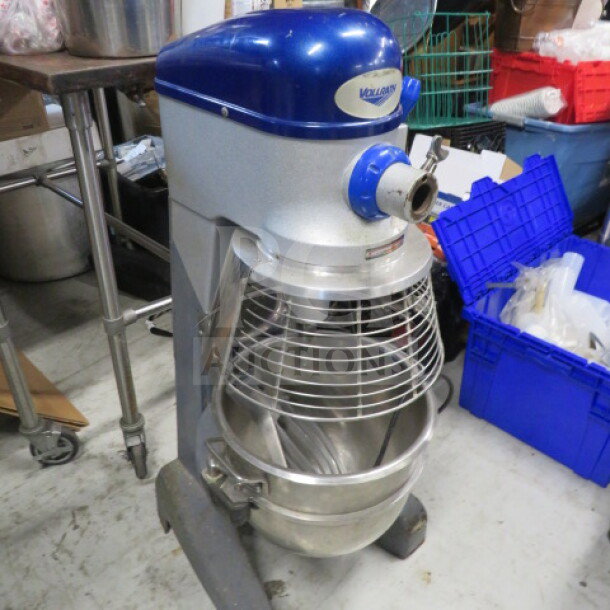 Vollrath MIX1030 30-quart planetary mixer with stainless steel bowl, guard, and paddle. Working condition, 120V.
