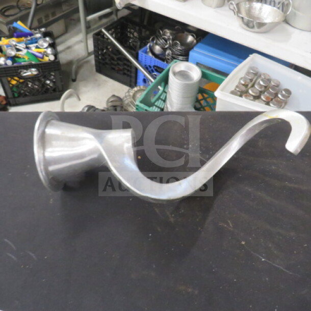 Stainless steel 30-quart hook with a curved design, in good condition. Ideal for commercial kitchen mixers.