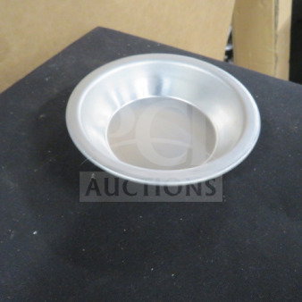NEW Bakers Lane 4-inch mini aluminum pie pan, model 176PIEPAN4. Unused, durable, lightweight, ideal for baking.
