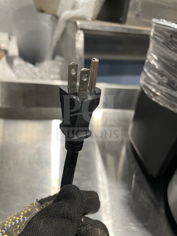 Waring Commercial juice extractor power plug, black, three-prong; model WJX80X; 120V; working condition.