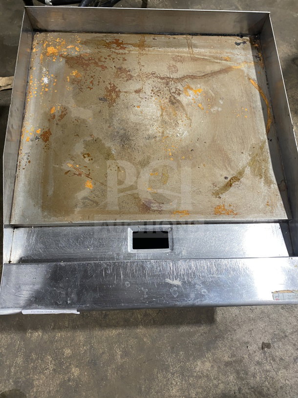 Patriot Platinum Series PTG24E stainless steel electric countertop grill, worn surface, 2024 model, 110V/240V, used.