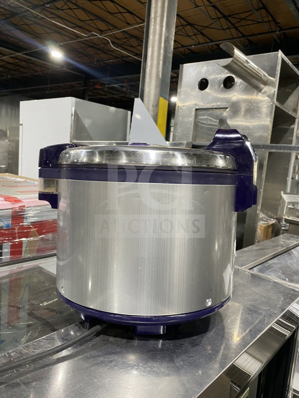 Thunder Group SEJ3201 30-cup rice cooker, stainless steel, electric, hinged lid, digital controls, 120V, working condition.