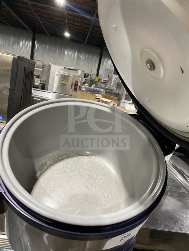 Thunder Group SEJ3201 30-cup stainless steel rice cooker, electric, hinged lid, digital controls, 120V, working condition.