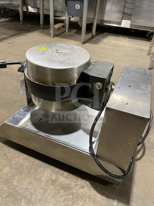 Patriot PTUWB03 stainless steel Belgian waffle maker, single unit, 120V, countertop design, on legs, used but functional.
