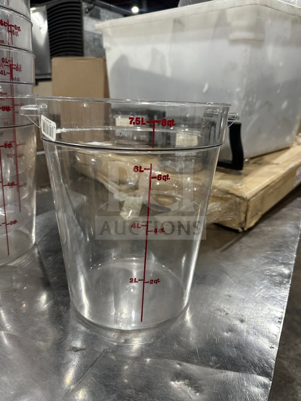 Cambro RFSCW8 8Qt clear polycarbonate round storage container. Features red measurement markings. Excellent condition.