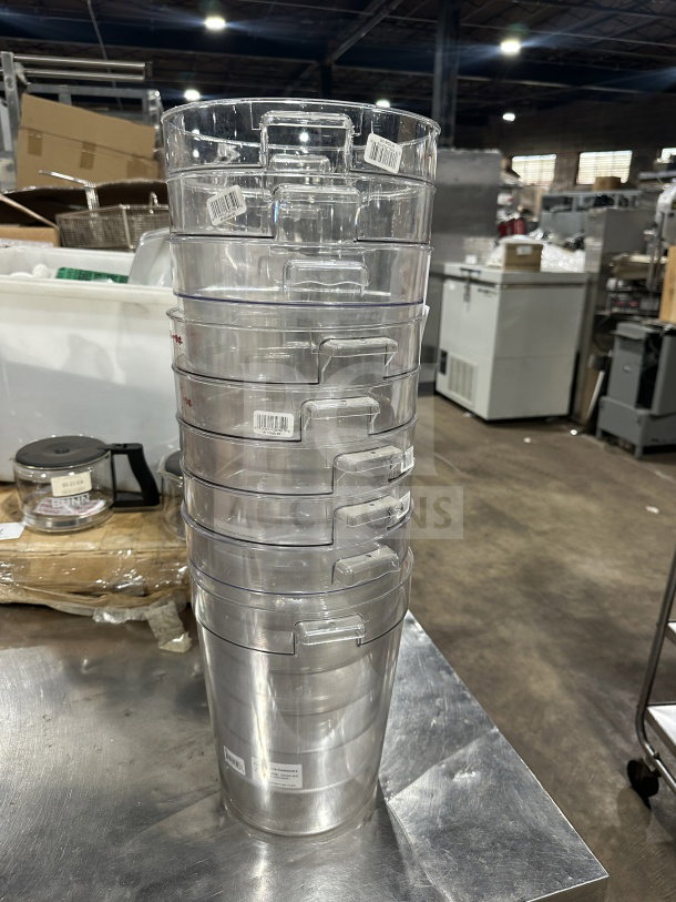 Cambro RFSCW8 8Qt clear polycarbonate round storage containers. Stack of 5, excellent condition, with visible product labels.