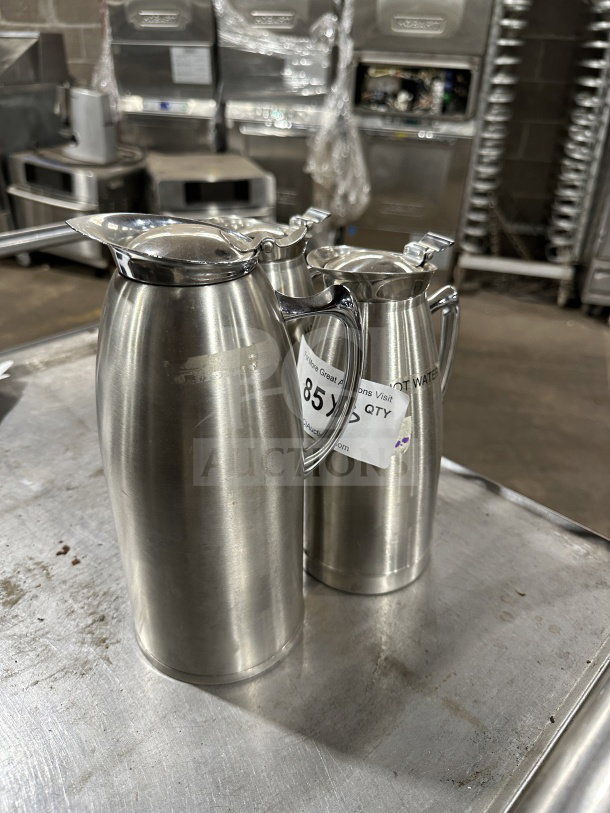 Bon Chef stainless steel vacuum-insulated beverage server, commercial-grade, with handle and spout, in excellent condition.