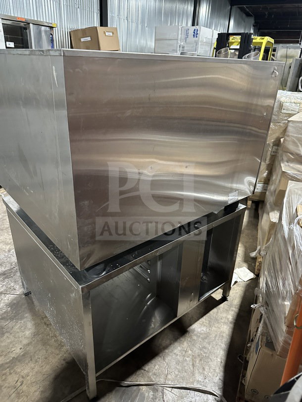 Commercial stainless steel Natural Gas combi oven, Rational SelfCooking Center SCC 62G, with racks and gas hose, good condition.