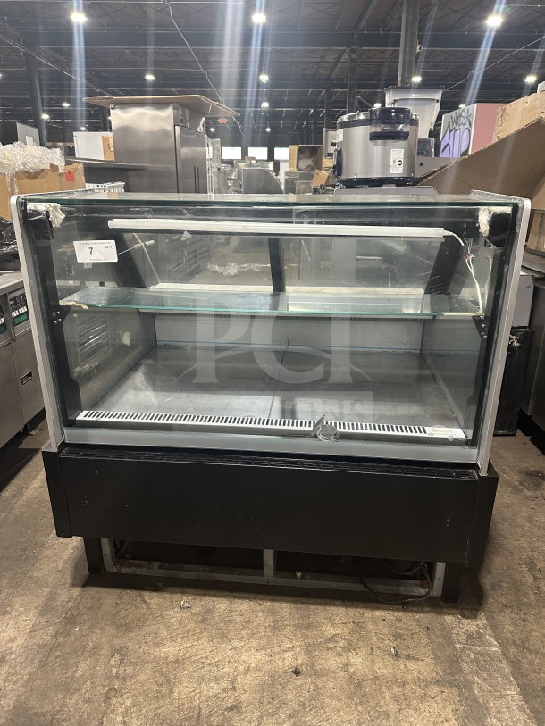 Senkar NETA4FT refrigerated bakery display case, clear glass, black base, multi-tier worktop, missing compressor. Model: NETA4FT.