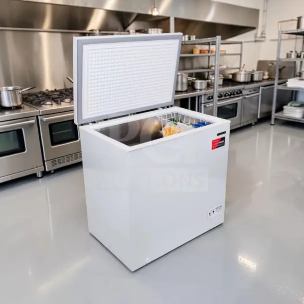 Frigidaire EFRF7003-6COM 7.0 Cu. Ft. chest freezer, garage-ready, adjustable temperature, 32.6", fully tested, excellent condition.