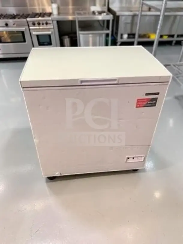 Frigidaire EFRF7003-6COM 32.6" chest freezer, 7.0 cu. ft., garage-ready, adjustable temperature control, tested operational.