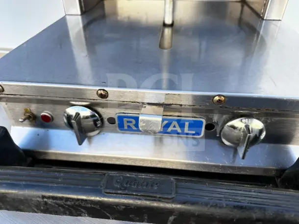 Royal Range RVB-2 gyro broiler, stainless steel, propane, dual knobs, motorized rotisserie, NSF certified, 26,000 BTU.