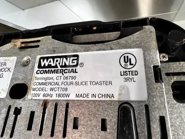 Waring WCT708 commercial four-slice toaster, outstanding condition, UL listed, NSF certified, 120V, fully operational.