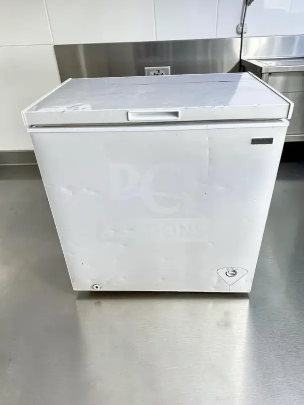 Vissani MDCF7WH 7.0 Cu. Ft. white manual defrost chest freezer, UL listed, fully tested, excellent condition.