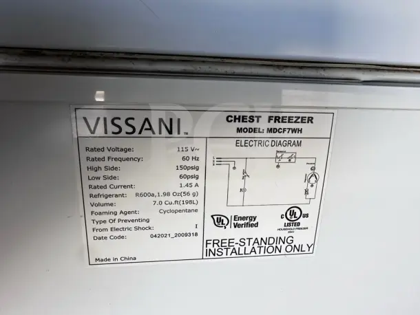 Vissani MDCF7WH 7.0 Cu. Ft. chest freezer, white, UL listed, manual defrost, well-maintained. Features voltage and refrigerant details.