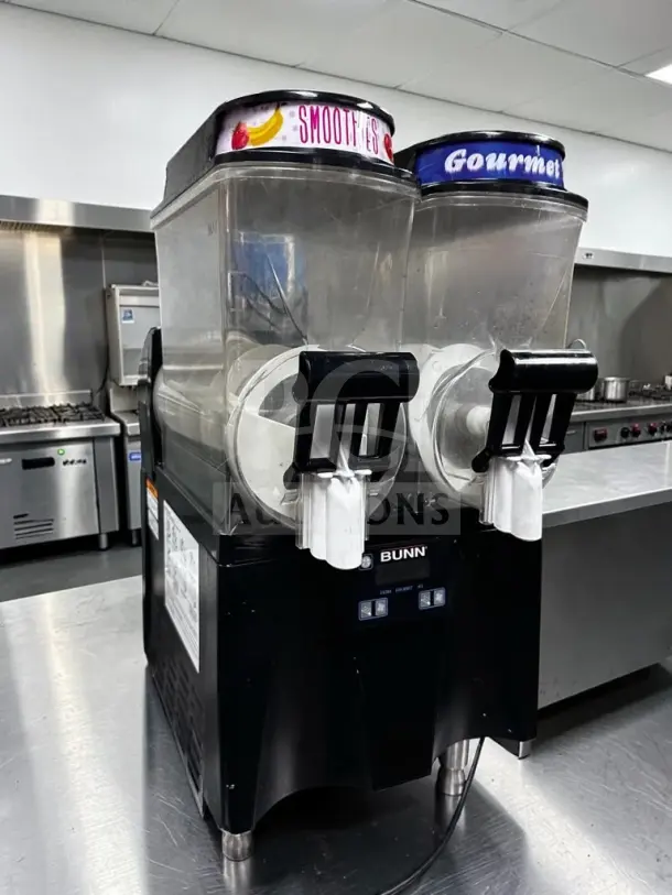 BUNN Ultra-2 Black commercial slushy machine, dual 3-gallon tanks, prime condition, model 34000.0123, fully tested.