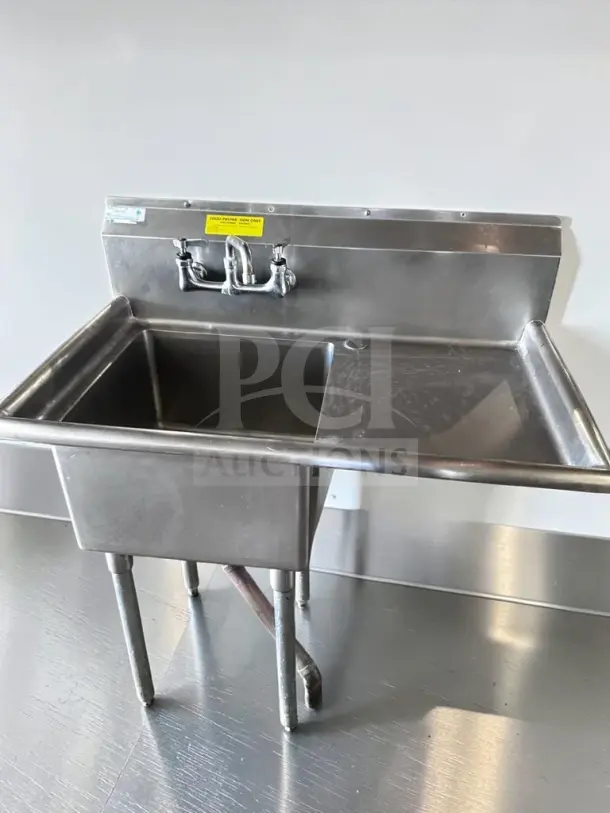 Green World Turbo Air TSA-1-12-R1 commercial sink, 39", one-compartment, right drainboard, faucet included, NSF certified.