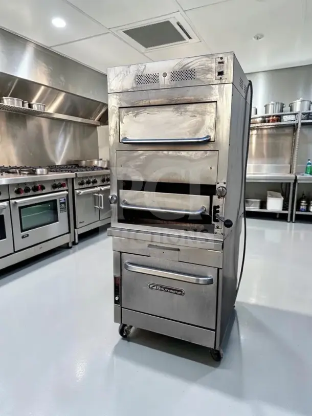 Southbend P32A-171 Platinum Series 32" gas infrared broiler with warming oven, convection base; natural gas; fully tested.