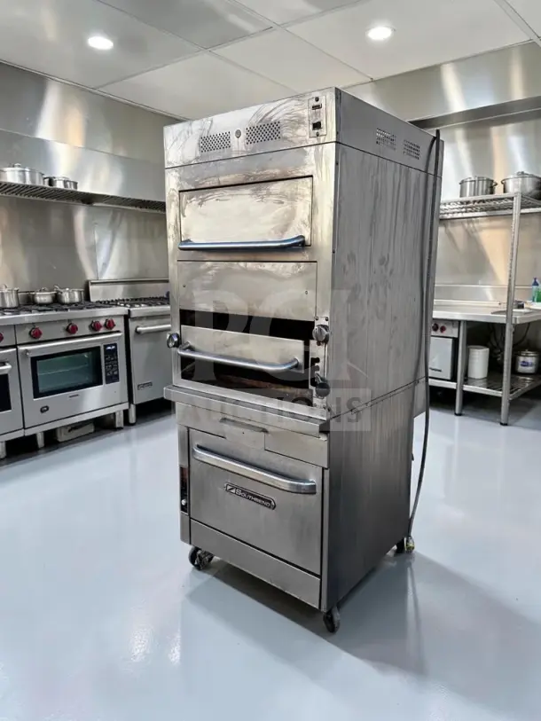 Southbend P32A-171 gas upright broiler with warming oven, convection base. Stainless steel, tested, operational condition.