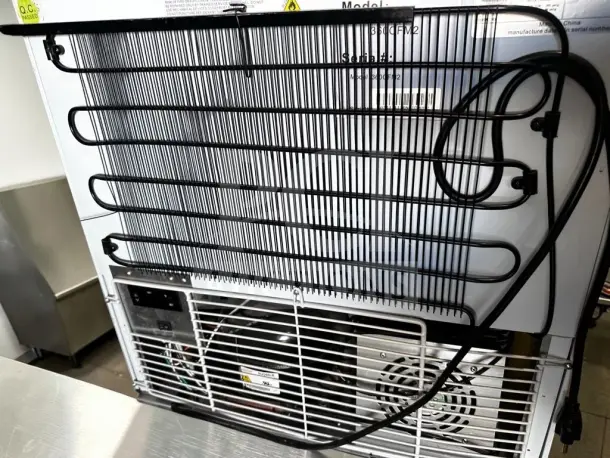Avantco CFM2 countertop display freezer, excellent condition, 2 cu. ft., 110–120V, ETL certified, model 360CFM2.