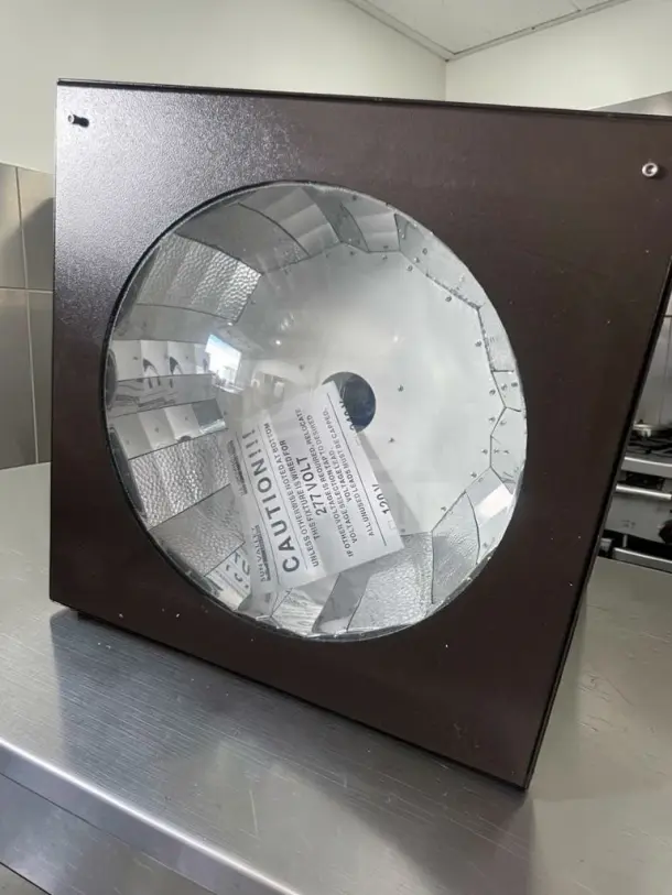 New Sun Valley architectural lighting fixture, 24x24, with reflector housing, 277V, fully tested, operational condition.