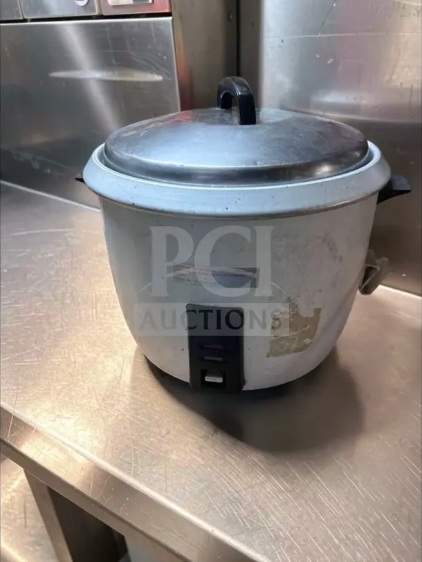 Thunder Group SEJ-50000 commercial rice cooker, large capacity, NSF & UL listed, with some wear marks, fully tested and operational.