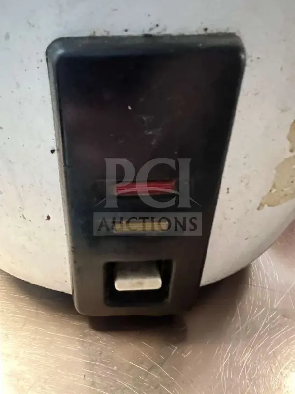 Thunder Group SEJ-50000 rice cooker control panel, black with light indicators, minor wear visible, fully tested, NSF/UL listed.