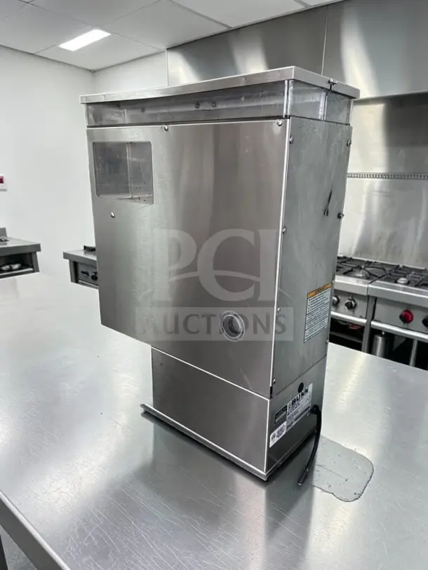 Exceptional condition Bunn-O-Matic G9-2T DBC Tall coffee grinder with dual 6 lb hoppers, model 33700.0000, fully tested.