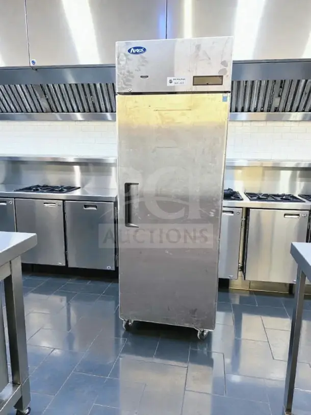 Atosa MBF8004GR reach-in refrigerator, 28.7", high-grade, 21.4 cu. ft., ENERGY STAR®, ETL, fully tested, operational.