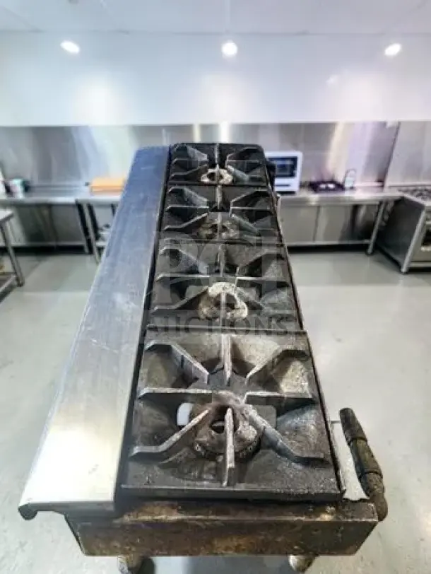 Vulcan VCRR36 gas 4-burner countertop hot plate, 36", 80,000 BTU, excellent condition, NSF certified, fully tested.