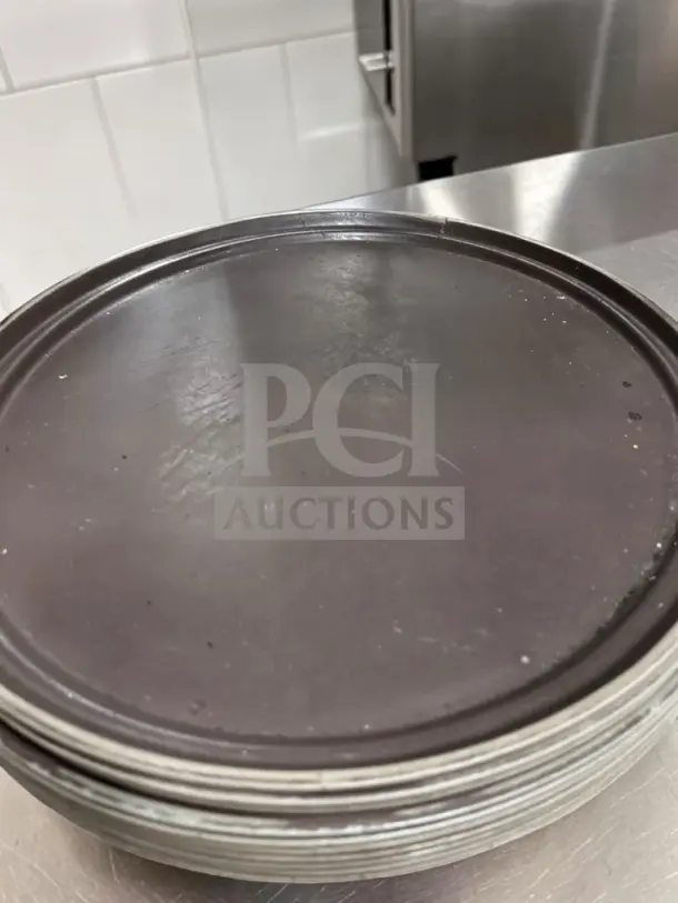 Large oval non-skid serving trays, 27x22 in, brown, commercial grade, well-maintained, professionally inspected, GEN-S-TRY-1334.
